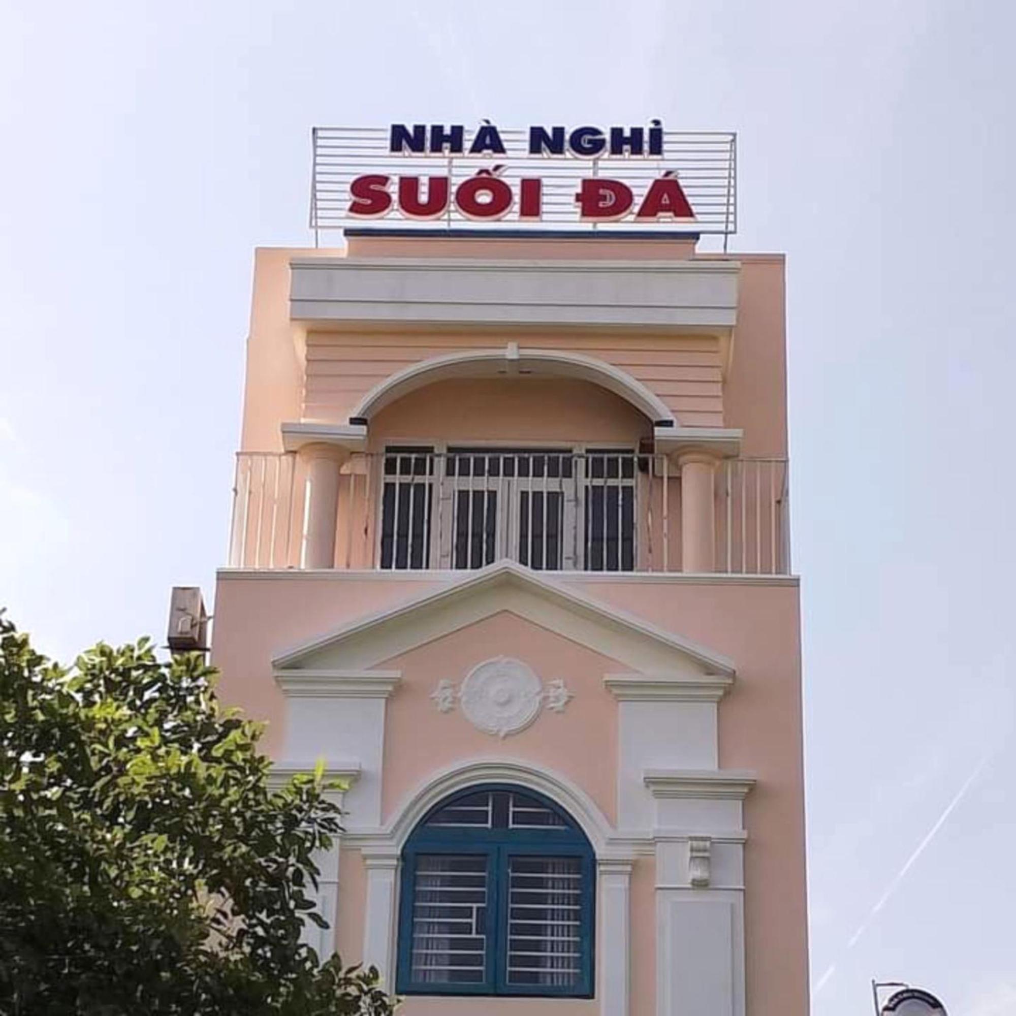 Oyo 1187 Suoi Da Motel ダナン市 エクステリア 写真
